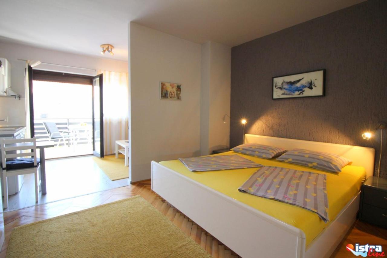Dr. Igda Apartments Porec Exterior photo