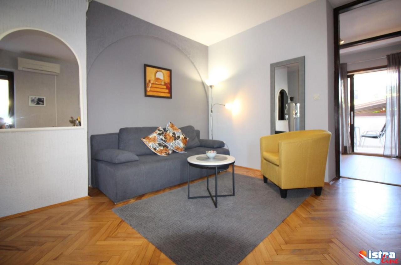 Dr. Igda Apartments Porec Exterior photo