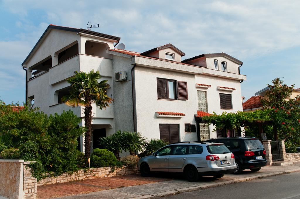 Dr. Igda Apartments Porec Exterior photo