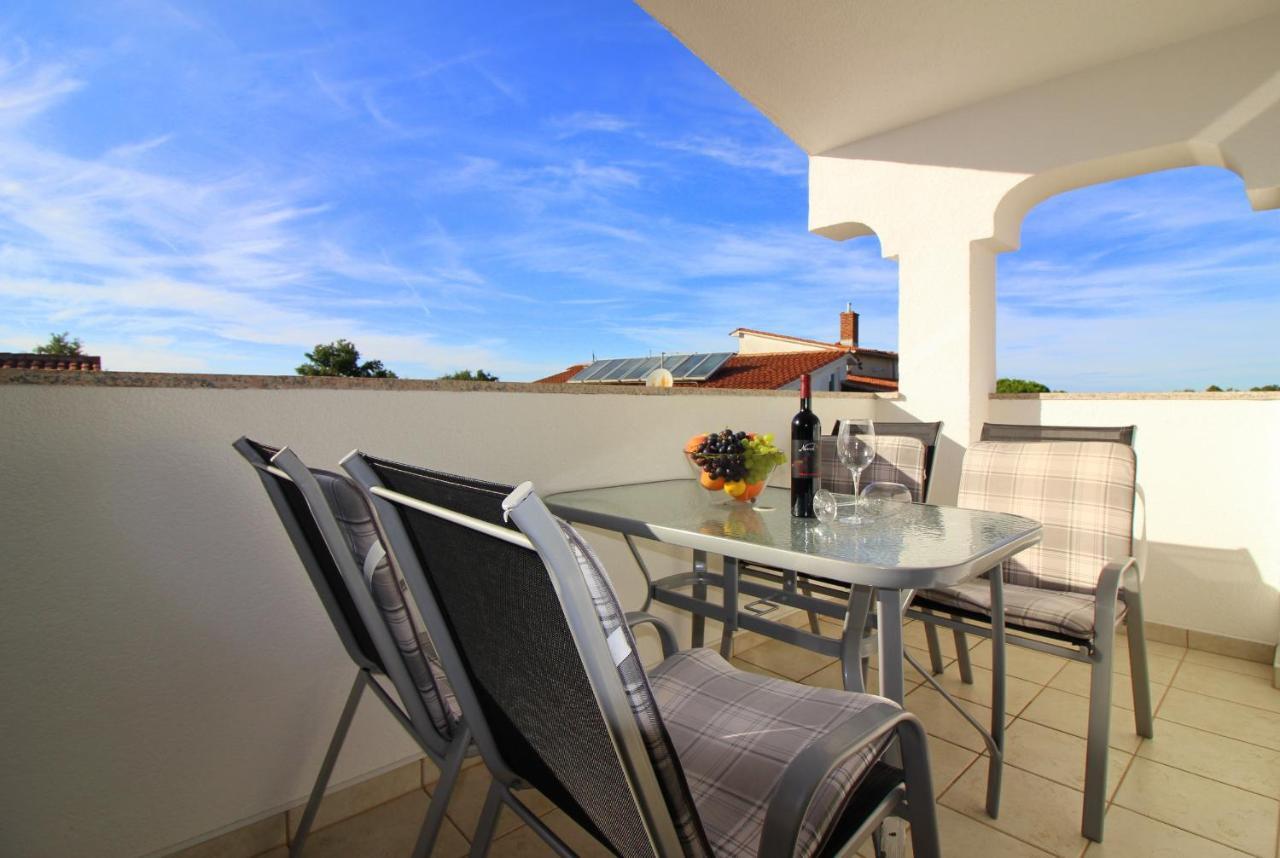 Dr. Igda Apartments Porec Exterior photo