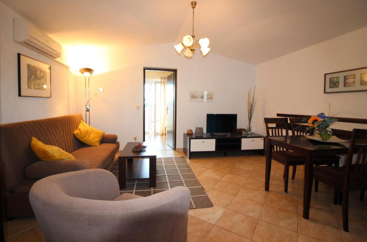 Dr. Igda Apartments Porec Exterior photo